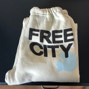 Free city pants